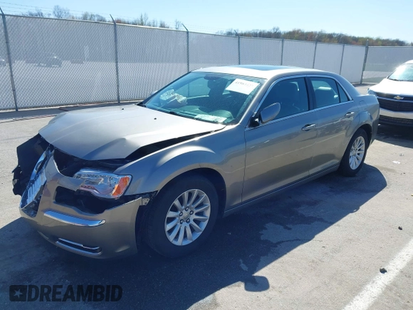 2014 Chrysler 300 z VIN 2C3CCAAGXEH335800, wystawiony jako IAAI lot #41984427 z przebiegiem 247 358 mil mil oraz . Historia ofert i sprzedaży dostępna na DreamBid. Obrazek 17.