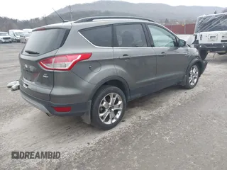 2014 Ford Escape SE with VIN 1FMCU9G9XEUB25240, listed as a IAAI auction lot 41936183 with 60,389 mi miles. Bid and sale history available at carsss.com. Image 4.
