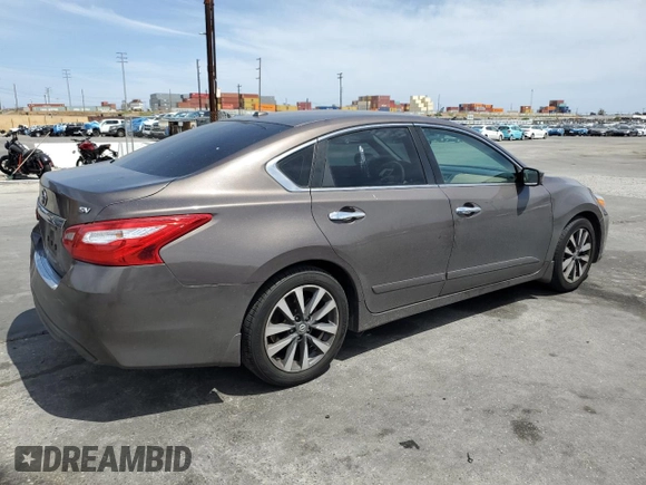 2017 Nissan Altima SV z VIN 1N4AL3AP5HC122605, wystawiony jako Copart lot #55948535 z przebiegiem 101 575 mil mil oraz Szkoda całkowita • Salvage title. Historia ofert i sprzedaży dostępna na DreamBid. Obrazek 3.