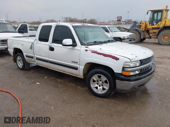 2000 Chevrolet Silverado 1500 LS with VIN 2GCEC19T4Y1407058, listed as a IAAI auction lot 41699820 with 309,057 mi miles. Bid and sale history available at carsss.com. Image 1.