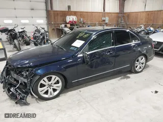 2009 Mercedes-Benz C-Class 3.0L Sport with VIN WDDGF81X89R072795, listed as a IAAI auction lot 41485877 with 166,329 mi miles. Bid and sale history available at carsss.com. Image 17.