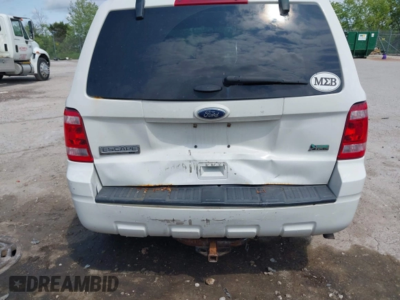 2012 Ford Escape XLT z VIN 1FMCU9DG2CKB18584, wystawiony jako IAAI lot #42469881 z przebiegiem 166 469 mil mil oraz . Historia ofert i sprzedaży dostępna na DreamBid. Obrazek 6.