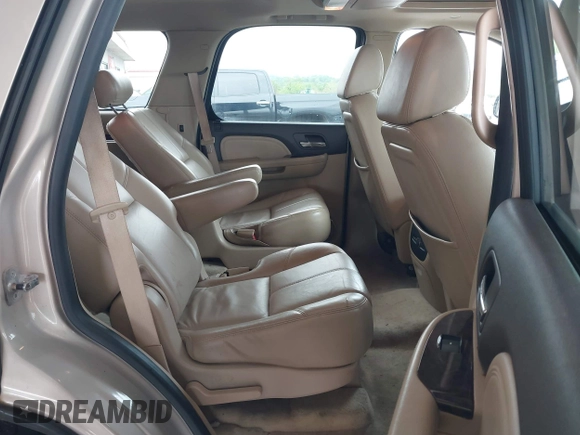 2008 GMC Yukon Denali z VIN 1GKFK63888J229013, wystawiony jako IAAI lot #42086570 z przebiegiem 202 439 mil mil oraz . Historia ofert i sprzedaży dostępna na DreamBid. Obrazek 8.