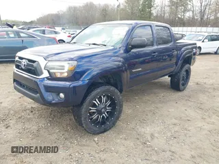 2012 Toyota Tacoma PreRunner z VIN 3TMJU4GN3CM128574, wystawiony jako IAAI lot #41776358 z przebiegiem 168 502 mil mil oraz . Historia ofert i sprzedaży dostępna na DreamBid. Obrazek 17.