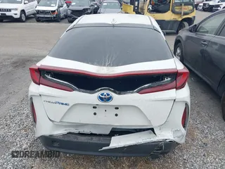 2017 Toyota Prius Plus z VIN JTDKARFP5H3054435, wystawiony jako IAAI lot #42316988 z przebiegiem 82 036 mil mil oraz . Historia ofert i sprzedaży dostępna na DreamBid. Obrazek 17.