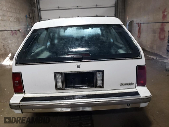 1996 Oldsmobile Cutlass Ciera with VIN 1G3AJ85M4T6309287, listed as a Copart auction lot 83699894 with 94,876 mi miles and Clean Title. Bid and sale history available at DreamBid. Image 6.