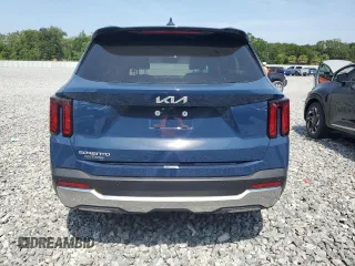2025 Kia Sorento EX z VIN 5XYRH4JF1SG315168, wystawiony jako Copart lot #59580735 z przebiegiem Nie podano mil oraz Szkoda całkowita • Salvage title. Historia ofert i sprzedaży dostępna na DreamBid. Obrazek 6.
