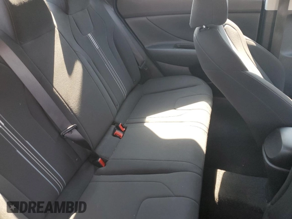 2023 Hyundai Elantra SEL z VIN KMHLM4AGXPU454985, wystawiony jako Copart lot #62295845 z przebiegiem 77 156 mil mil oraz Szkoda całkowita • Salvage title. Historia ofert i sprzedaży dostępna na DreamBid. Obrazek 10.