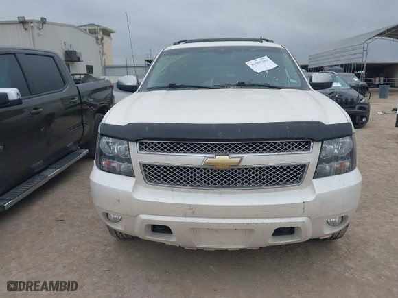 2011 Chevrolet Avalanche LTZ with VIN 3GNTKGE36BG180903, listed as a IAAI auction lot 41505201 with 134,095 mi miles. Bid and sale history available at carsss.com. Image 12.