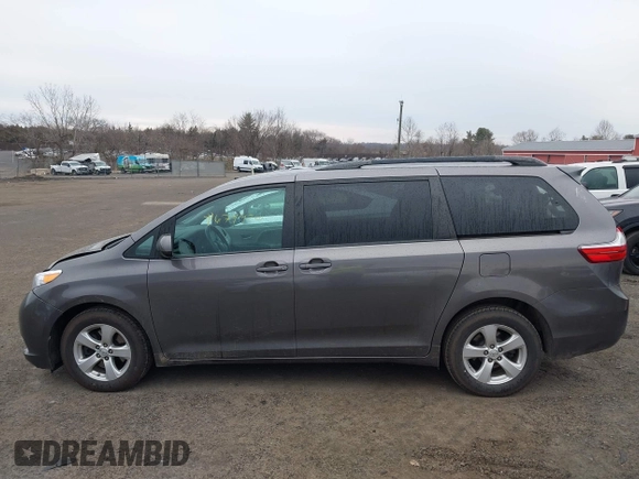 2016 Toyota Sienna LE AAS with VIN 5TDKK3DC2GS714907, listed as a IAAI auction lot 41679920 with 130,321 mi miles. Bid and sale history available at carsss.com. Image 14.