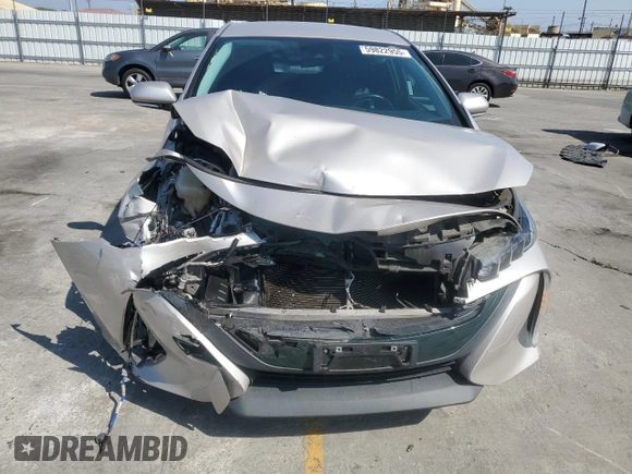 2017 Toyota Prius Plus with VIN JTDKARFP2H3059219, listed as a Copart auction lot 59822955 with 110,074 mi miles and Salvage title. Bid and sale history available at DreamBid. Image 5.