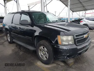 2011 Chevrolet Suburban LT with VIN 1GNSCJE01BR327933, listed as a IAAI auction lot 41813011 with 279,627 mi miles. Bid and sale history available at carsss.com. Image 1.