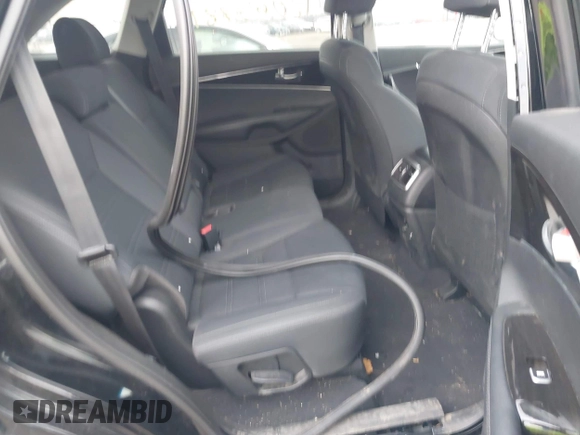 2019 Kia Sorento LX with VIN 5XYPG4A36KG558975, listed as a IAAI auction lot 42065481 with 49,867 mi miles and . Bid and sale history available at carsss.com. Image 8.