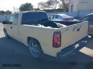 2003 Chevrolet Silverado 1500 LT with VIN 2GCEC19T831133145, listed as a IAAI auction lot 41484184 with 136,153 mi miles. Bid and sale history available at carsss.com. Image 3.