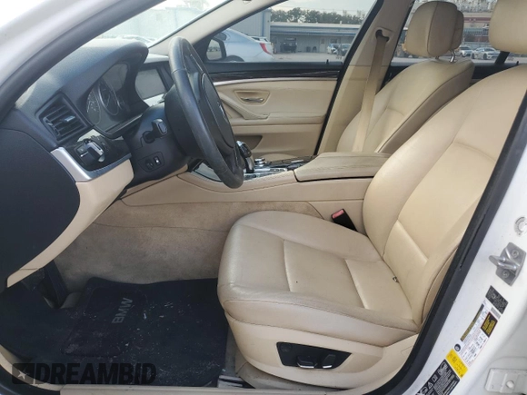 2012 BMW 5 Series 528i xDrive z VIN WBAXH5C50CDW04329, wystawiony jako Copart lot #84813424 z przebiegiem Nie podano mil oraz Szkoda całkowita • Salvage title. Historia ofert i sprzedaży dostępna na DreamBid. Obrazek 7.