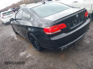 2009 BMW 3 Series 328i xDrive with VIN WBAWV535X9P080957, listed as a IAAI auction lot 40878730 with 94,892 mi miles and . Bid and sale history available at carsss.com. Image 3.