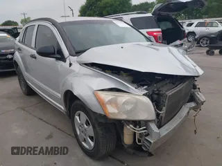 2008 Dodge Caliber SE with VIN 1B3HB28B88D646004, listed as a IAAI auction lot 41947879 with 220,825 mi miles. Bid and sale history available at carsss.com. Image 1.