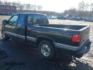 2000 GMC Sonoma SLS with VIN 1GTCS19W6Y8311935, listed as a IAAI auction lot 41503368 with 147,884 mi miles. Bid and sale history available at carsss.com. Image 3.