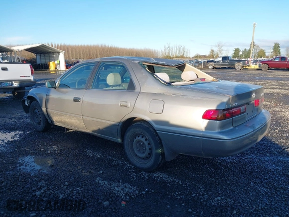 1997 Toyota Camry LE z VIN 4T1BG22K0VU019383, wystawiony jako IAAI lot #41271457 z przebiegiem 175 214 mil mil oraz . Historia ofert i sprzedaży dostępna na DreamBid. Obrazek 3.