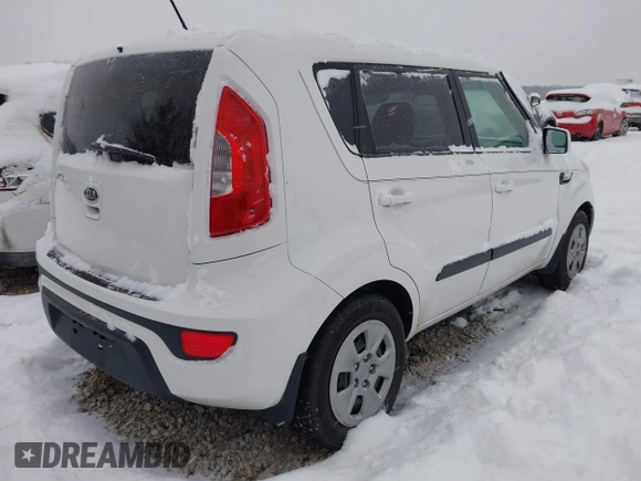 2012 Kia Soul with VIN KNDJT2A51C7400114, listed as a IAAI auction lot 41304983 with 126,666 mi miles. Bid and sale history available at carsss.com. Image 4.