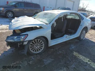 2016 Volkswagen Passat 1.8T SE w/Technology with VIN 1VWBS7A36GC020005, listed as a IAAI auction lot 41640152 with 1 mi miles. Bid and sale history available at carsss.com. Image 18.