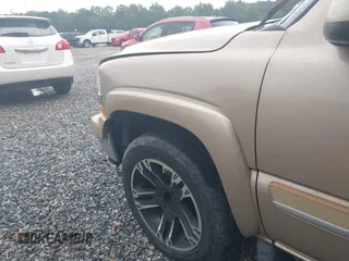 2005 Chevrolet Suburban LT z VIN 1GNFK16Z35J213484, wystawiony jako IAAI lot #42251630 z przebiegiem 384 604 mil mil oraz . Historia ofert i sprzedaży dostępna na DreamBid. Obrazek 12.