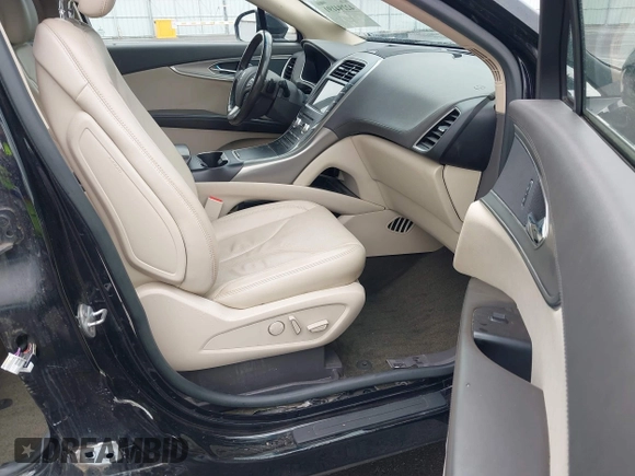 2017 Lincoln MKX Reserve with VIN 2LMPJ8LR7HBL30488, listed as a IAAI auction lot 42294191 with 64,246 mi miles and . Bid and sale history available at DreamBid. Image 5.