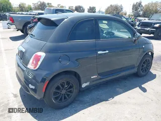2016 FIAT 500e z VIN 3C3CFFGE7GT245962, wystawiony jako IAAI lot #42211026 z przebiegiem 55 620 mil mil oraz . Historia ofert i sprzedaży dostępna na DreamBid. Obrazek 4.