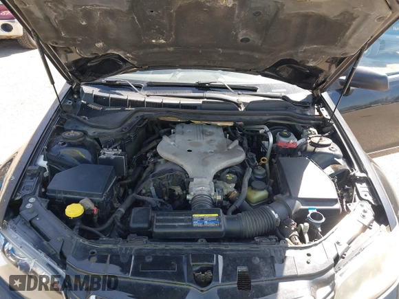 2009 Pontiac G8 with VIN 6G2ER57769L185606, listed as a IAAI auction lot 42112142 with 187,365 mi miles. Bid and sale history available at carsss.com. Image 10.