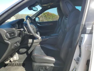 2018 Maserati Levante S GranSport z VIN ZN661YUS7JX268861, wystawiony jako Copart lot #88175995 z przebiegiem 41 748 mil mil oraz Szkoda całkowita • Salvage title. Historia ofert i sprzedaży dostępna na DreamBid. Obrazek 7.