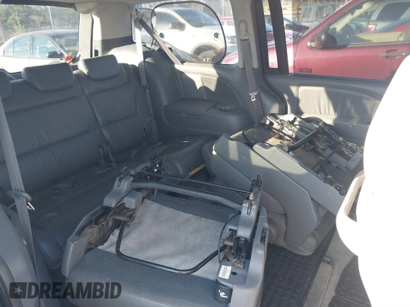 2006 Honda Odyssey TOURING with VIN 5FNRL38866B058344, listed as a IAAI auction lot 41298331 with 156,784 mi miles. Bid and sale history available at carsss.com. Image 8.