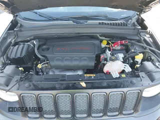 2021 Jeep Renegade Latitude z VIN ZACNJDBB2MPM79995, wystawiony jako IAAI lot #42009880 z przebiegiem 62 038 mil mil oraz . Historia ofert i sprzedaży dostępna na DreamBid. Obrazek 10.