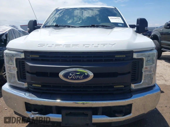 2019 Ford F-250 XL with VIN 1FT7W2A64KEE32821, listed as a IAAI auction lot 42628595 with 264,682 mi miles and . Bid and sale history available at DreamBid. Image 12.