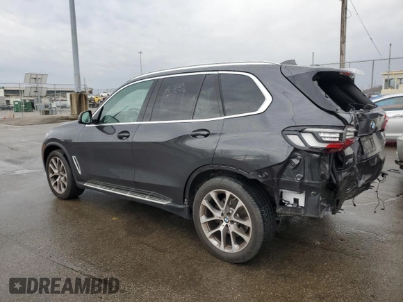 2021 BMW X5 xDrive40i with VIN 5UXCR6C06M9E62650, listed as a Copart auction lot 40064293 with 28,645 mi miles. Bid and sale history available at carsss.com. Image 2.
