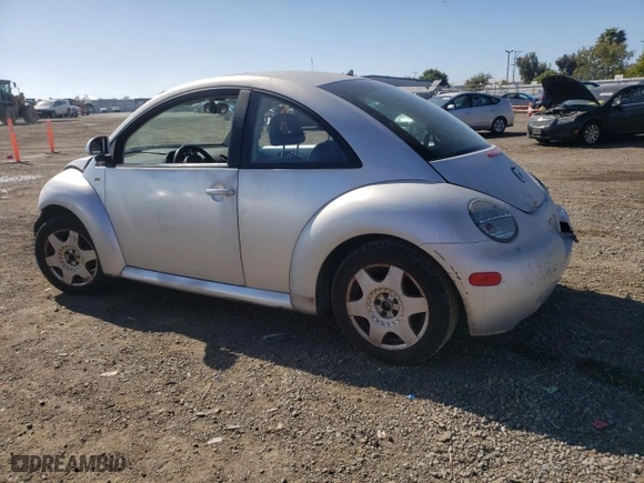 2000 Volkswagen New Beetle GLS with VIN 3VWCC21C1YM402124, listed as a Copart auction lot 49567824 with NaN miles and Salvage Title. Bid and sale history available at carsss.com. Image 2.