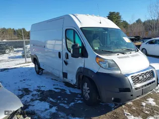2019 Ram ProMaster Cargo Van with VIN 3C6TRVDGXKE523132, listed as a IAAI auction lot 41195321 with 96,087 mi miles. Bid and sale history available at carsss.com. Image 1.