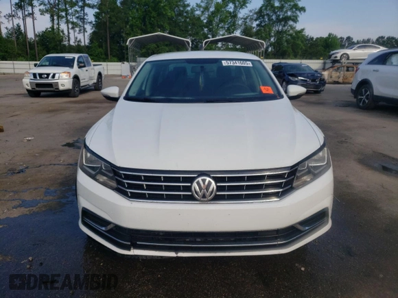 2017 Volkswagen Passat S z VIN 1VWAT7A33HC033174, wystawiony jako Copart lot #57341605 z przebiegiem 197 560 mil mil oraz Szkoda całkowita • Salvage title. Historia ofert i sprzedaży dostępna na DreamBid. Obrazek 5.