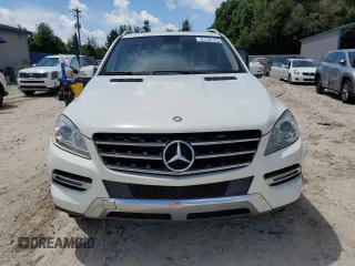 2013 Mercedes-Benz M 350 z VIN 4JGDA5JBXDA136675, wystawiony jako Copart lot #61137725 z przebiegiem 123 380 mil mil oraz Szkoda całkowita • Salvage title. Historia ofert i sprzedaży dostępna na DreamBid. Obrazek 5.