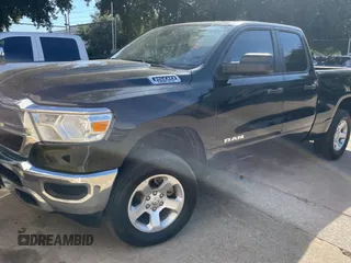 2019 Ram 1500 Tradesman z VIN 1C6SRFCT8KN585978, wystawiony jako Copart lot #78004934 z przebiegiem 102 838 mil mil oraz Czysty tytuł • Clean title. Historia ofert i sprzedaży dostępna na DreamBid. Obrazek 2.