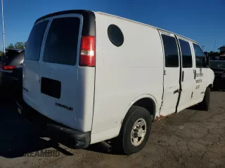 2006 Chevrolet Express Cargo Van with VIN 1GCGG25VX61170461, listed as a Copart auction lot 71041014 with Not Provided miles and Non Repairable. Bid and sale history available at carsss.com. Image 3.