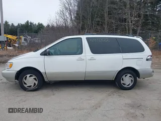 2000 Toyota Sienna LE with VIN 4T3ZF13C4YU233128, listed as a IAAI auction lot 41973322 with 117,577 mi miles. Bid and sale history available at carsss.com. Image 14.