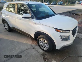 2024 Hyundai Venue SE with VIN KMHRB8A3XRU288751, listed as a Copart auction lot 88154795 with 9,233 mi miles and Clean Title. Bid and sale history available at DreamBid. Image 1.