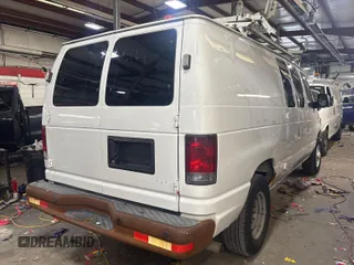 2009 Ford Econoline Cargo z VIN 1FTNE24L79DA83987, wystawiony jako IAAI lot #42484076 z przebiegiem 137 361 mil mil oraz . Historia ofert i sprzedaży dostępna na DreamBid. Obrazek 26.