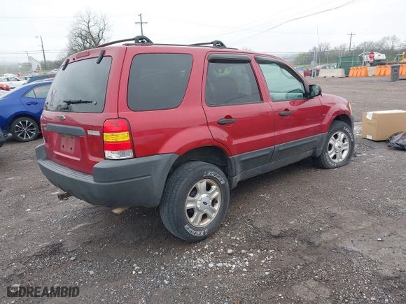 2004 Ford Escape XLT with VIN 1FMCU03114KA54144, listed as a IAAI auction lot 41908703 with 238,791 mi miles. Bid and sale history available at carsss.com. Image 4.