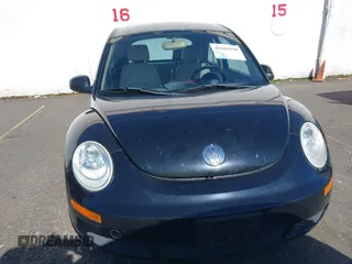 2008 Volkswagen New Beetle Coupe S with VIN 3VWRW31C28M504281, listed as a IAAI auction lot 41684188 with 95,235 mi miles. Bid and sale history available at carsss.com. Image 6.