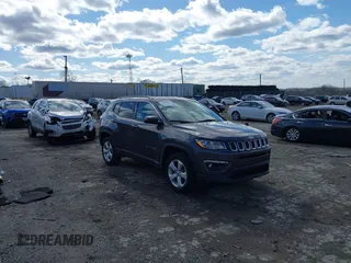 2019 Jeep Compass Latitude with VIN 3C4NJDBB3KT849487, listed as a IAAI auction lot 41996602 with 45,138 mi miles and . Bid and sale history available at DreamBid. Image 1.