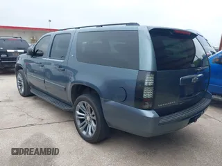 2008 Chevrolet Suburban LS with VIN 1GNFC16008J199742, listed as a IAAI auction lot 42175563 with 288,973 mi miles and . Bid and sale history available at DreamBid. Image 3.