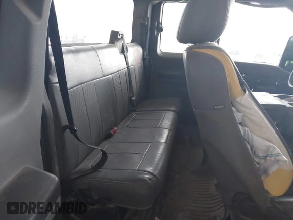 2013 Ford F-250 XL with VIN 1FT7X2BT8DEA72909, listed as a IAAI auction lot 40424932 with 392,409 mi miles and . Bid and sale history available at DreamBid. Image 8.