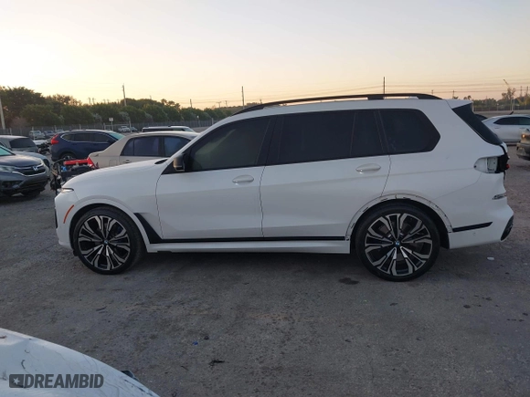 2024 BMW X7 M60i with VIN 5UX33EM06R9S83619, listed as a IAAI auction lot 41444610 with 29,509 mi miles. Bid and sale history available at carsss.com. Image 15.