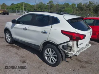 2017 Nissan Rogue SV z VIN JN1BJ1CP7HW007270, wystawiony jako IAAI lot #41908931 z przebiegiem 94 373 mil mil oraz . Historia ofert i sprzedaży dostępna na DreamBid. Obrazek 3.